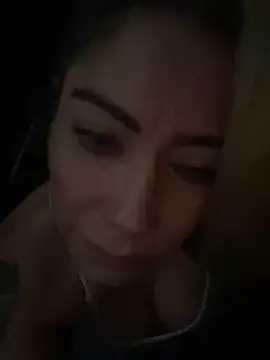 viktoria davis  online show from March 4, 2025, 3:55 am