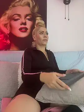 Snapshot of viktoria_davis_ chatting on June 4, 2026, 1:11 am viktoria davis online show from June 4, 2026, 1:11 am