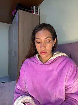 Snapshot of zoe_storm chatting on February 25, 2026, 3:05 am zoe storm online show from February 25, 2026, 3:05 am