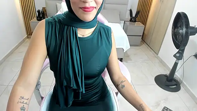 Zulema hamdi online show from February 10, 2025, 4:04 pm