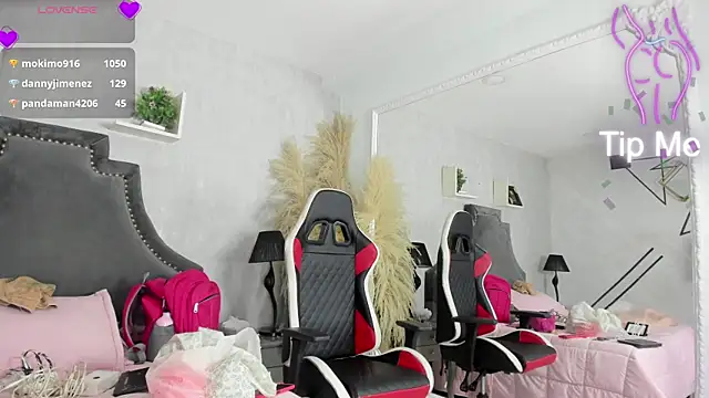 DalayMoore online show from July 28, 2026, 8:52 pm