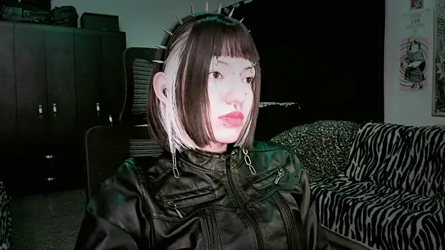 Snapshot of roxy_toxic chatting on April 29, 2026, 12:59 am roxy toxic online show from April 29, 2026, 12:59 am