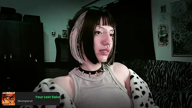Snapshot of roxy_toxic chatting on May 15, 2026, 11:23 pm roxy toxic online show from May 15, 2026, 11:23 pm