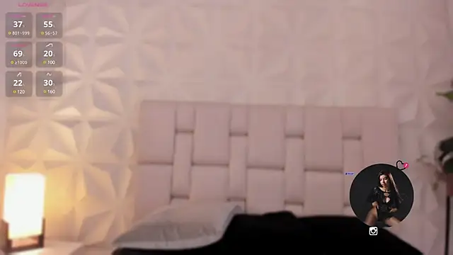 DannaJhonson1 online show from February 18, 2025, 7:41 pm