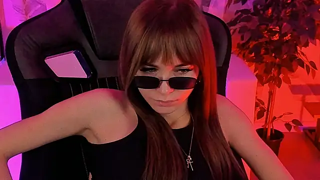 DakotaaJohnnson online show from January 26, 2025, 2:41 pm