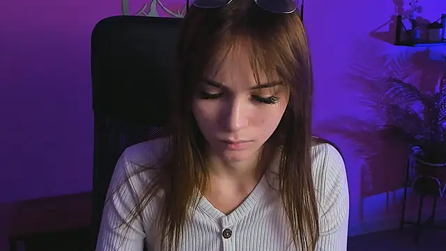 DakotaaJohnnson online show from February 6, 2025, 7:40 pm