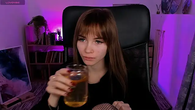 DakotaaJohnnson online show from February 28, 2025, 5:26 am