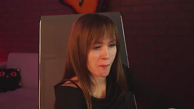 DakotaaJohnnson online show from March 5, 2025, 11:49 am