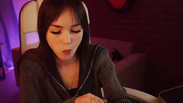 DakotaaJohnnson online show from March 21, 2025, 8:28 am