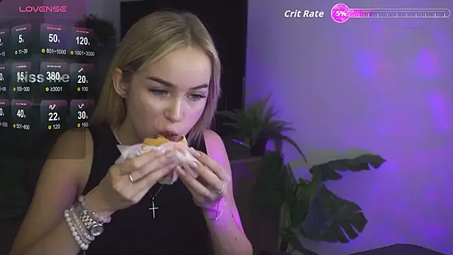 DakotaaJohnnson online show from September 12, 2025, 8:25 am