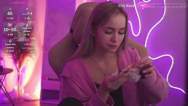 DakotaaJohnnson online show from November 13, 2025, 5:06 am