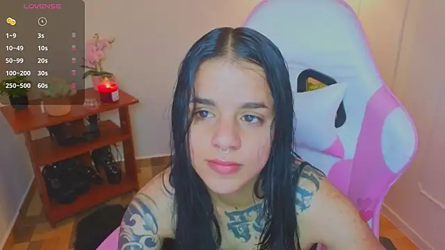 Nicole Foxx  online show from July 16, 2026, 6:03 pm