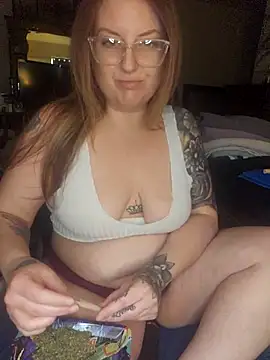 TattedMamaXOXO online show from March 21, 2025, 2:40 pm