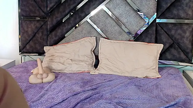 MysticMature online show from November 7, 2025, 5:24 pm