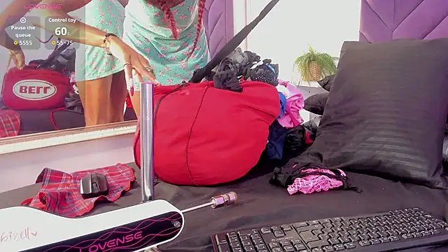 Liincostelloo online show from January 18, 2026, 12:42 pm