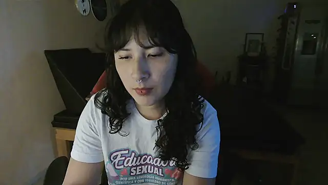 Snapshot of GinnyDelice chatting on October 22, 2025, 2:12 am GinnyDelice online show from October 22, 2025, 2:12 am