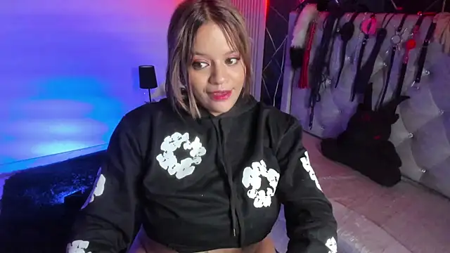 victoria  floyd online show from December 22, 2025, 3:31 pm