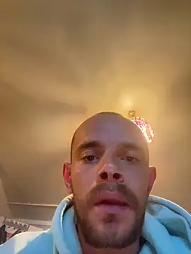 Snapshot of wyattstone chatting on October 1, 2025, 10:49 pm wyattstone online show from October 1, 2025, 10:49 pm