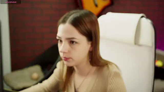 Snapshot of PamBeesly chatting on January 22, 2025, 6:20 am PamBeesly online show from January 22, 2025, 6:20 am