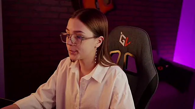 Snapshot of PamBeesly chatting on January 26, 2025, 2:41 pm PamBeesly online show from January 26, 2025, 2:41 pm