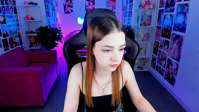 Snapshot of PamBeesly chatting on March 12, 2025, 8:08 am PamBeesly online show from March 12, 2025, 8:08 am