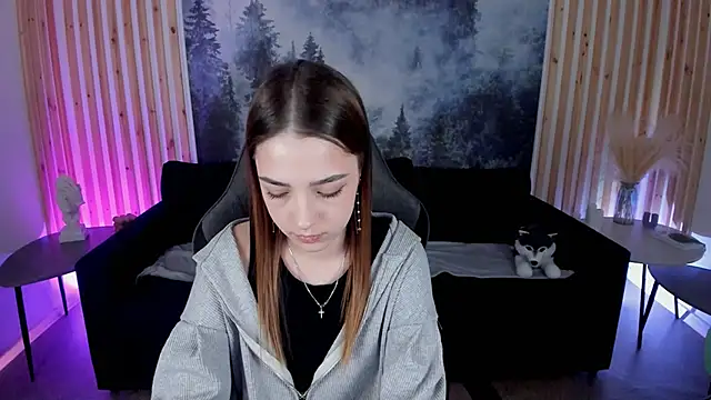 Snapshot of PamBeesly chatting on March 14, 2025, 11:23 am PamBeesly online show from March 14, 2025, 11:23 am