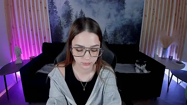 Snapshot of PamBeesly chatting on March 14, 2025, 2:30 pm PamBeesly online show from March 14, 2025, 2:30 pm