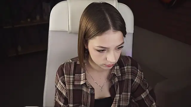 Snapshot of PamBeesly chatting on September 17, 2025, 9:00 am PamBeesly online show from September 17, 2025, 9:00 am