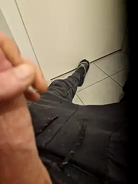 guilove5 online show from January 26, 2025, 1:25 pm