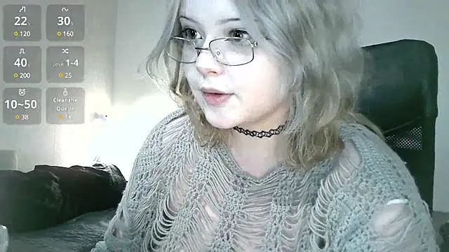 Snapshot of Electro_doll chatting on February 23, 2025, 1:42 pm Electro doll online show from February 23, 2025, 1:42 pm