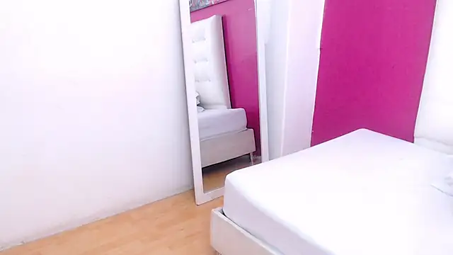 tinyy whore18 online show from January 30, 2025, 3:19 pm