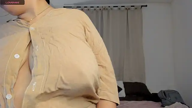 Snapshot of brithany_olson25 chatting on October 29, 2025, 12:02 am brithany olson25 online show from October 29, 2025, 12:02 am