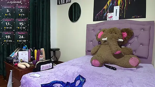 Emmie Hot online show from February 3, 2026, 12:10 pm