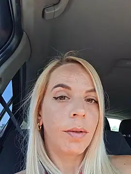SweetyNinaOff1 online show from June 7, 2026, 2:21 pm