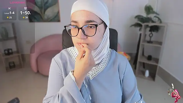 Ayha khalaf online show from November 21, 2025, 1:04 am