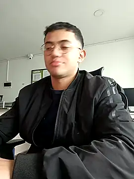 Thonny-becker online show from February 8, 2025, 12:17 pm