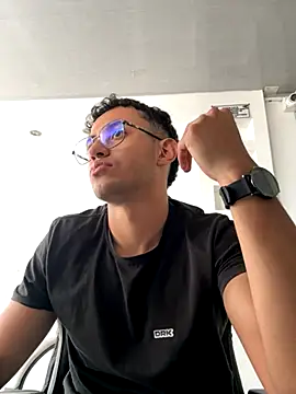 Thonny-becker online show from October 5, 2025, 2:26 pm