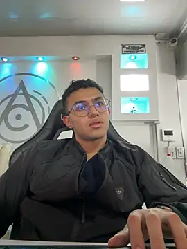 Thonny-becker online show from October 21, 2025, 11:27 pm