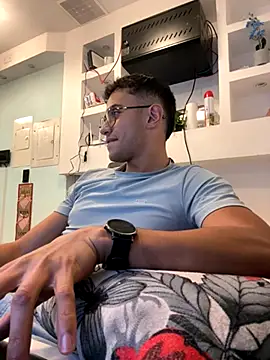 Thonny-becker online show from November 21, 2025, 11:14 pm