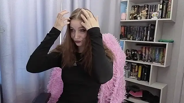 Snapshot of LillyFan-X chatting on September 20, 2025, 4:24 am LillyFan-X online show from September 20, 2025, 4:24 am