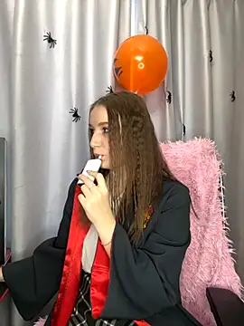 Snapshot of LillyFan-X chatting on October 25, 2025, 4:20 am LillyFan-X online show from October 25, 2025, 4:20 am