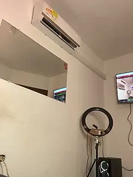 Lili Bykers online show from January 27, 2025, 8:07 am