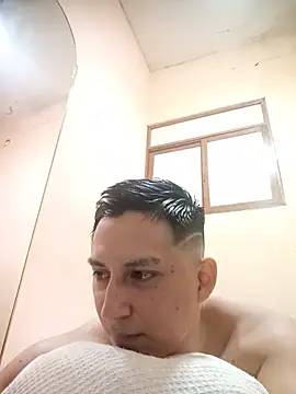 LuisMex1998 online show from July 28, 2026, 2:07 am