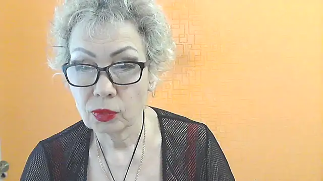 NessyJenixs online show from March 4, 2026, 8:42 am