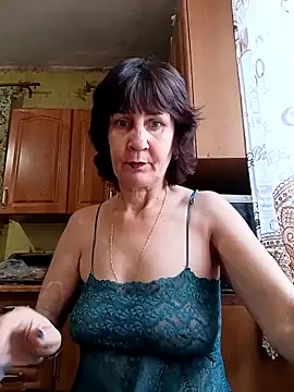 Laura Kiss online show from November 22, 2025, 10:03 am