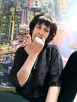 Laura Kiss online show from April 15, 2026, 2:57 pm