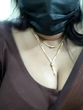 Snapshot of Queenflowerr chatting on February 11, 2025, 7:38 pm Queenflowerr online show from February 11, 2025, 7:38 pm