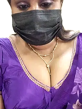 Snapshot of Queenflowerr chatting on February 21, 2025, 7:10 pm Queenflowerr online show from February 21, 2025, 7:10 pm