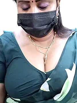 Snapshot of Queenflowerr chatting on March 22, 2025, 3:53 pm Queenflowerr online show from March 22, 2025, 3:53 pm