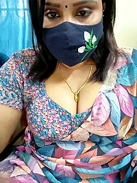 Queenflowerr online show from February 20, 2026, 8:38 am